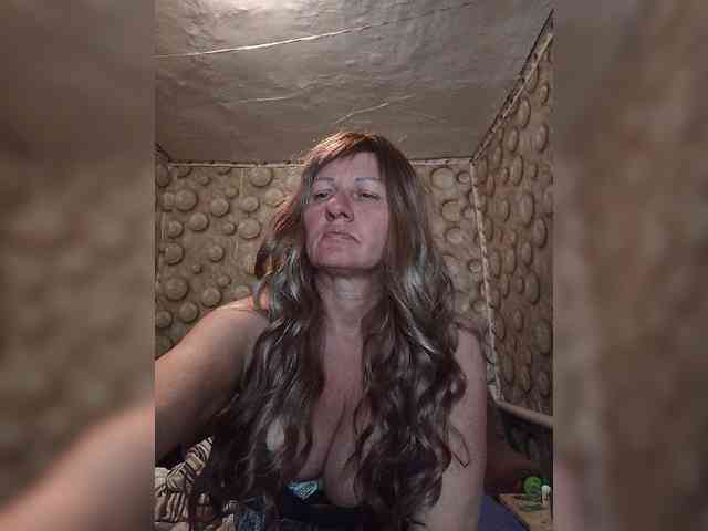 FameLara webcam