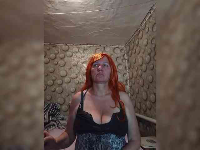 FameLara webcam