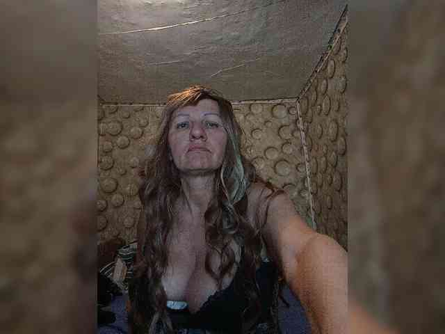 FameLara webcam
