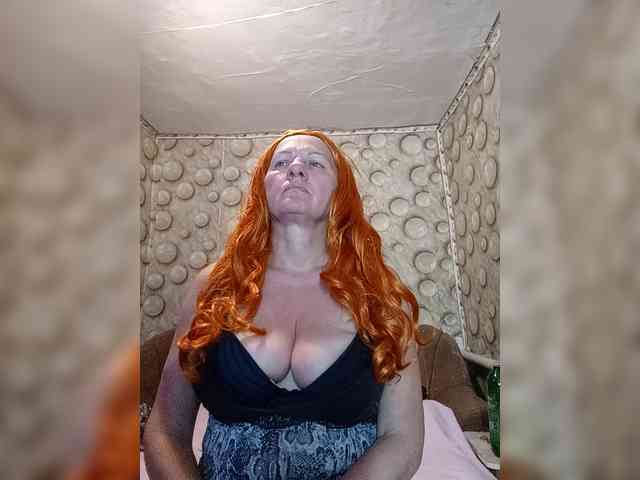 FameLara webcam