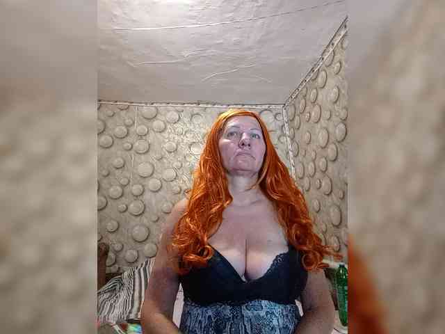 FameLara webcam