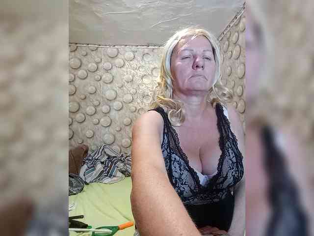 FameLara webcam