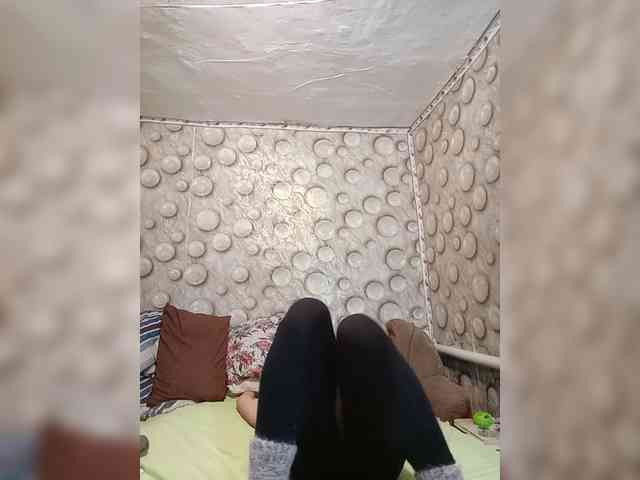 FameLara webcam