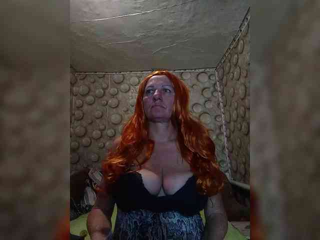 FameLara webcam