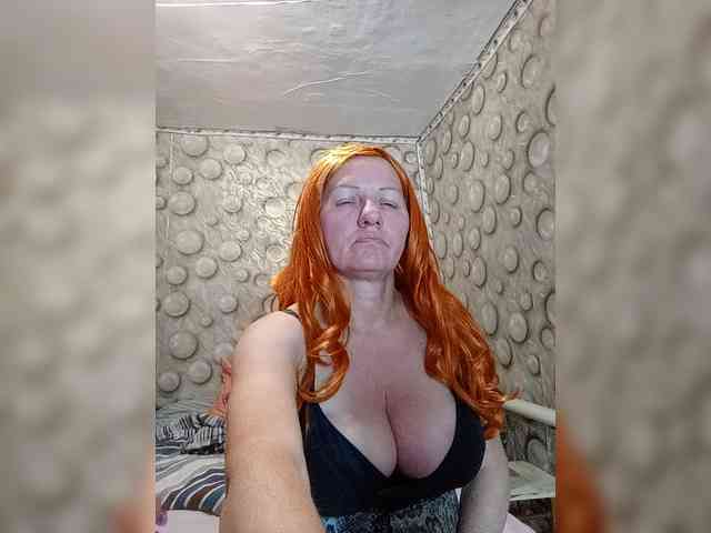 FameLara webcam