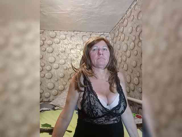 FameLara webcam