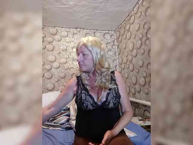 FameLara webcam