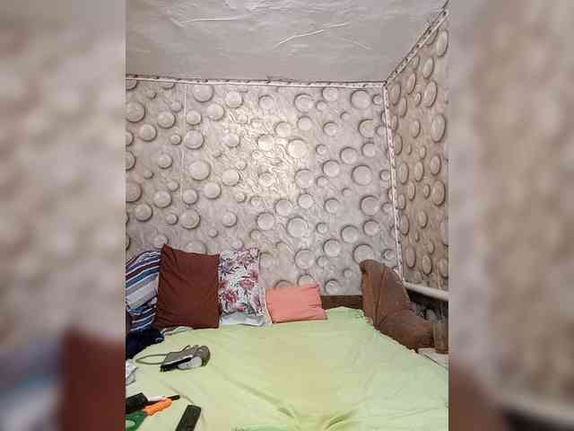 FameLara webcam