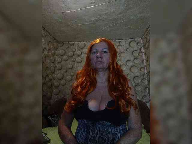FameLara webcam