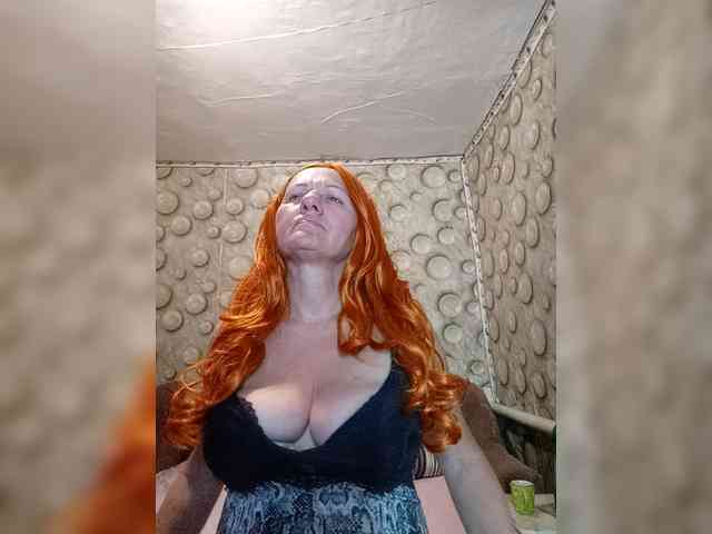 FameLara webcam