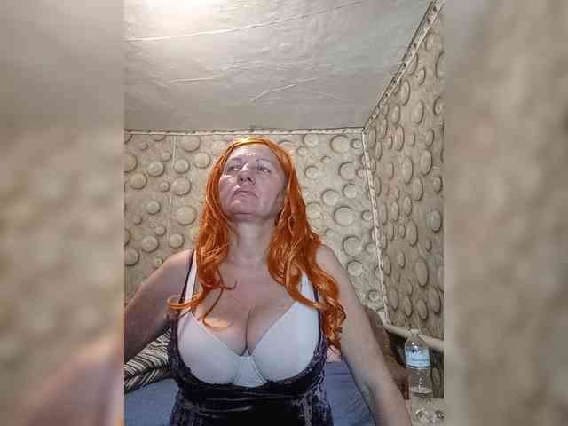 FameLara webcam