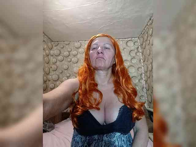 FameLara webcam