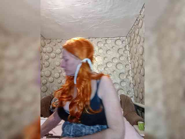 FameLara webcam