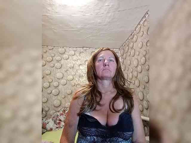 FameLara webcam