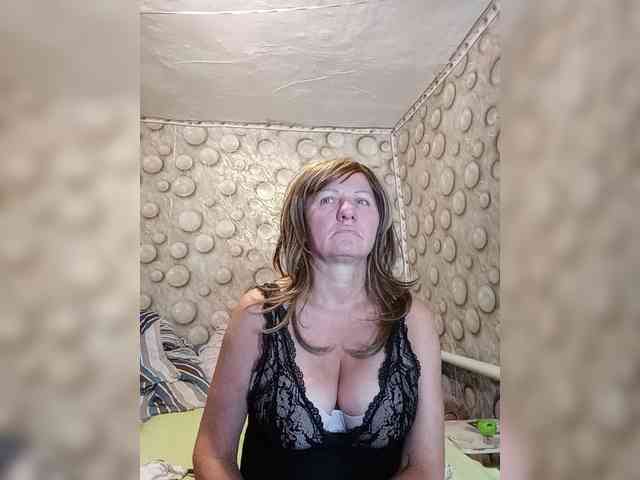 FameLara webcam