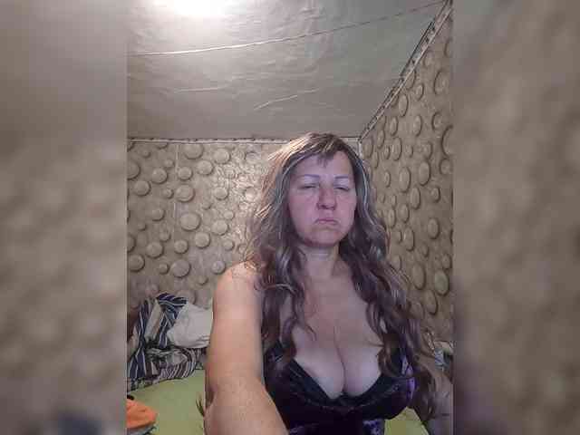 FameLara webcam
