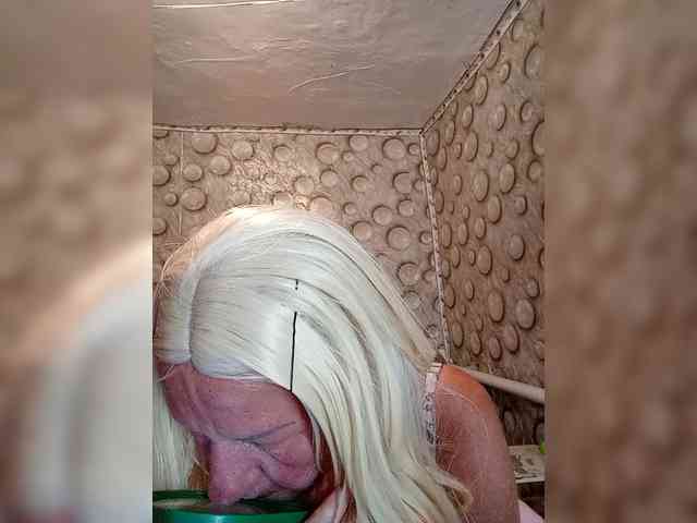 FameLara webcam