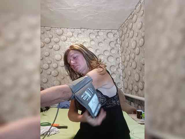 FameLara webcam