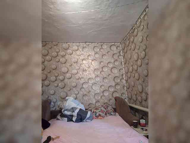 FameLara webcam