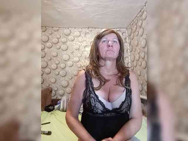 FameLara webcam
