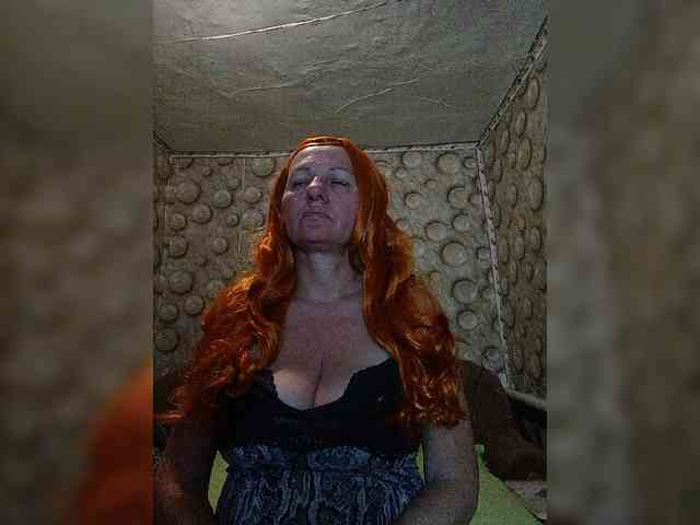 FameLara webcam