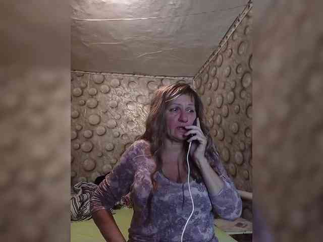 FameLara webcam