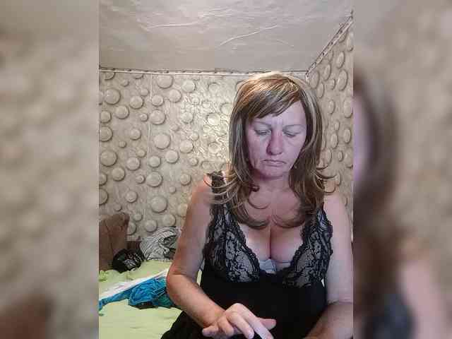 FameLara webcam