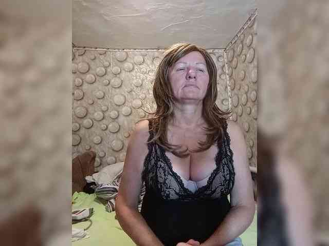 FameLara webcam