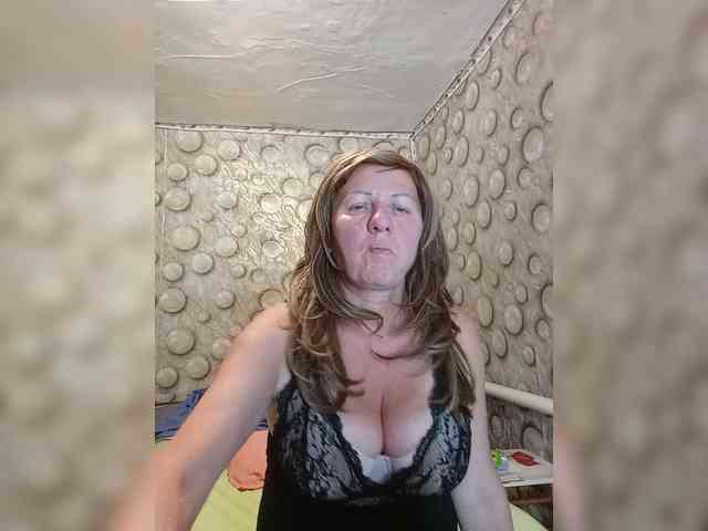 FameLara webcam