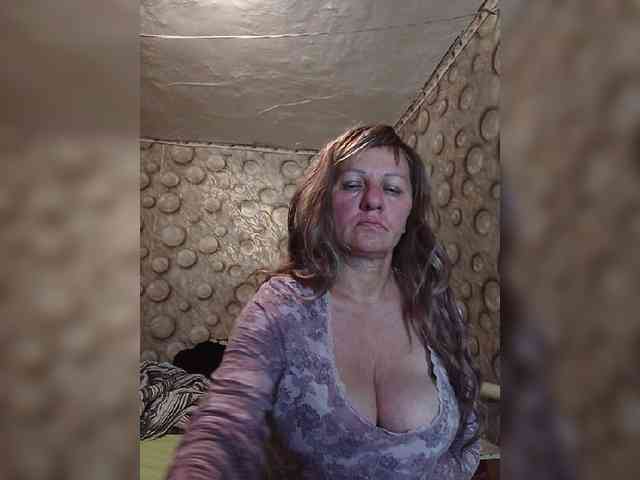 FameLara webcam