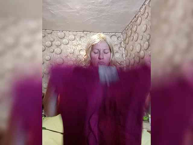 FameLara webcam