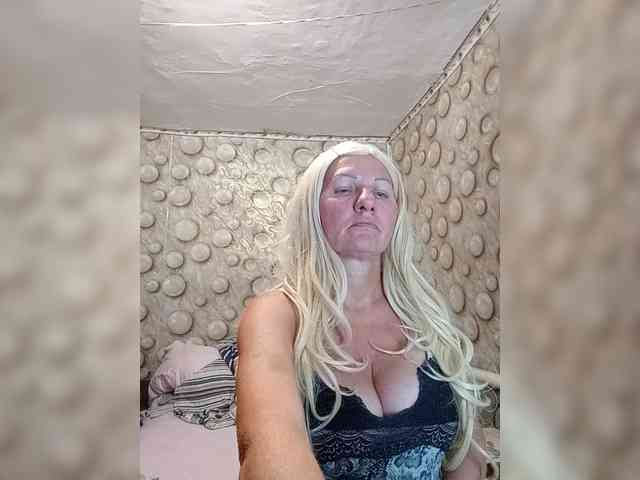 FameLara webcam