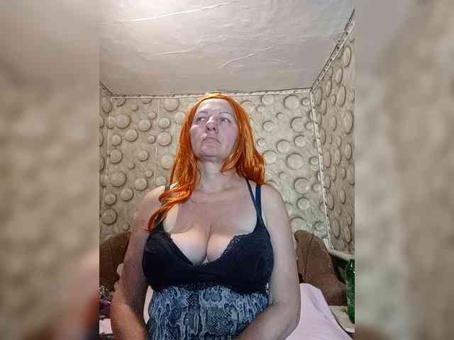 FameLara webcam
