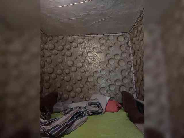 FameLara webcam