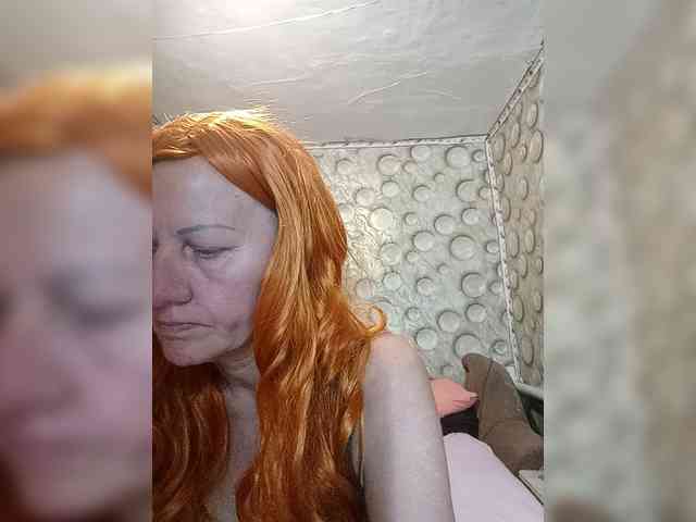 FameLara webcam