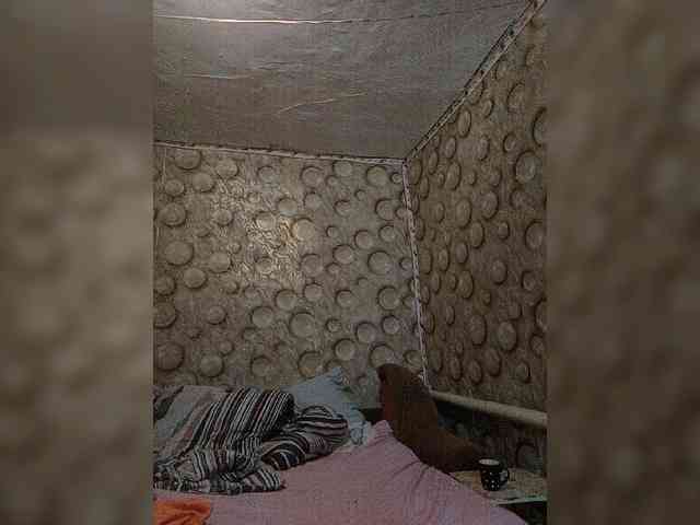 FameLara webcam