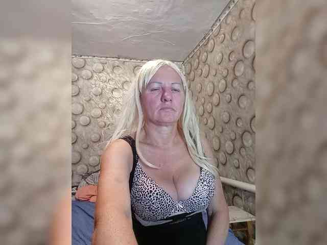FameLara webcam