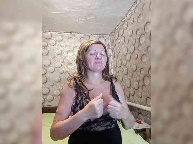 FameLara webcam