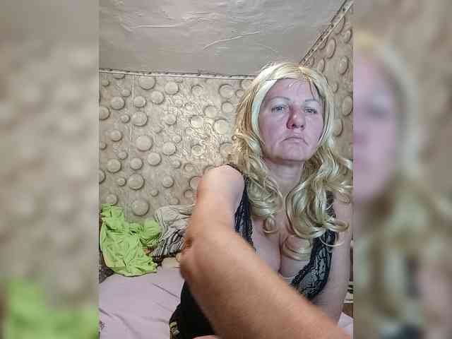 FameLara webcam