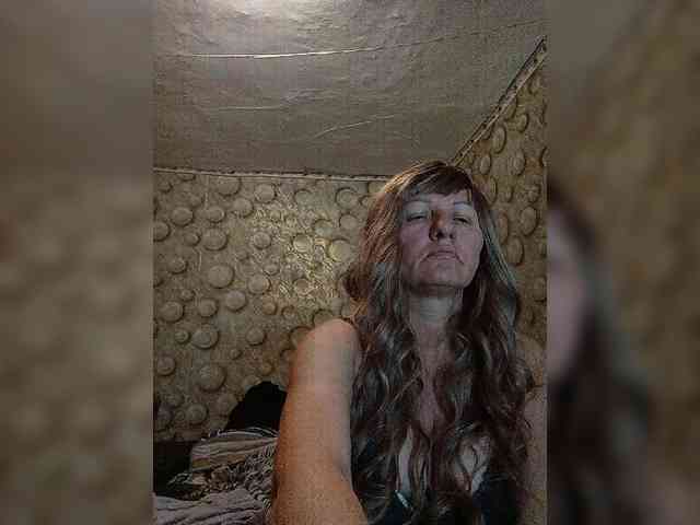 FameLara webcam