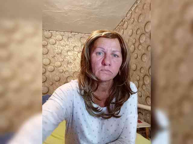 FameLara webcam