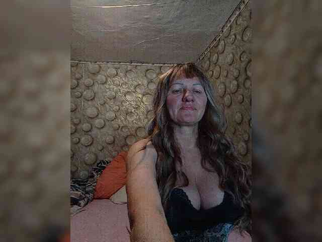 FameLara webcam