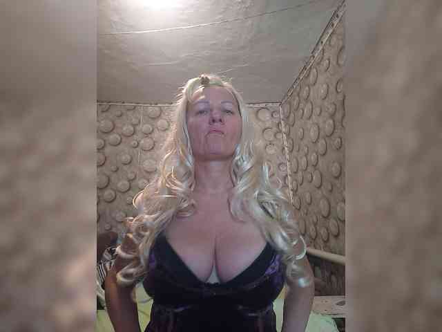FameLara webcam