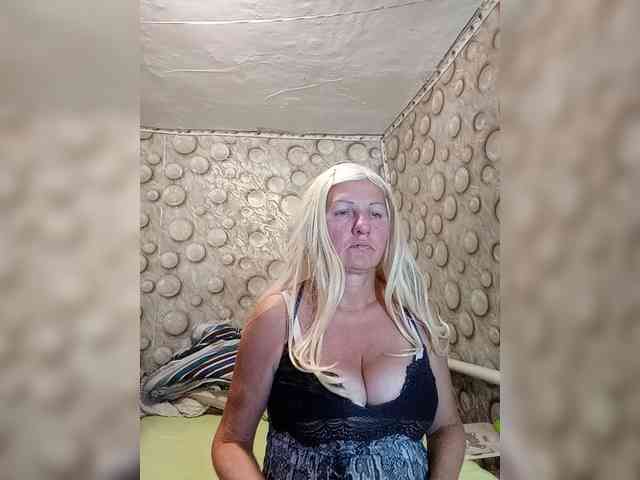 FameLara webcam
