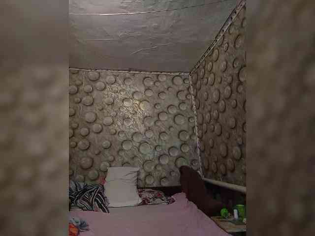 FameLara webcam