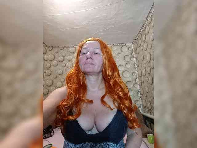 FameLara webcam