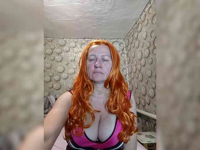 FameLara webcam