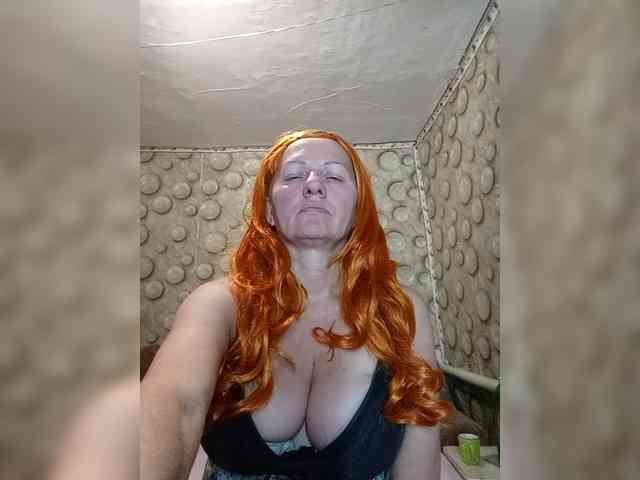 FameLara webcam