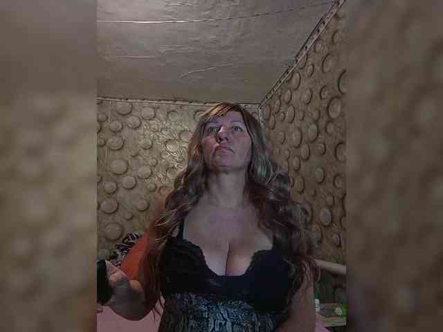 FameLara webcam