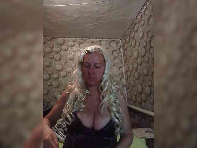 FameLara Live Webcam on BongaCams